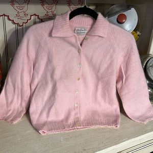 Vintage 50% wool 50% angora bubble gum pink pearl buttons